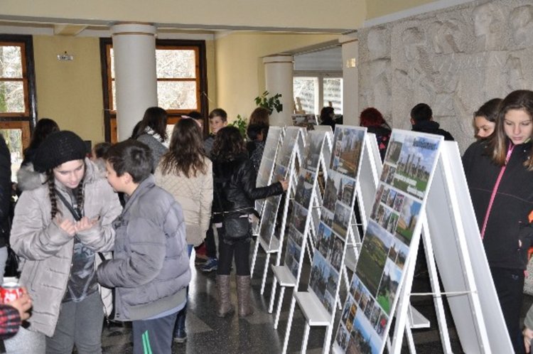 Изложбата „Географията-пътешествие и приключение” гостува в Кърджали