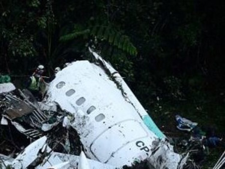 Последните думи на пилота над Колумбия: Помогнете! Падаме!