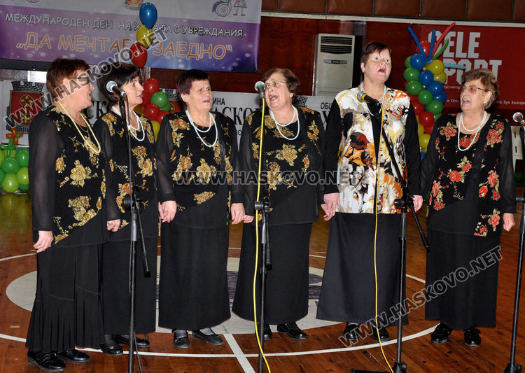 Концертът „Да мечтаем заедно“ посрещна Световния ден на хората с увреждания в Хасково