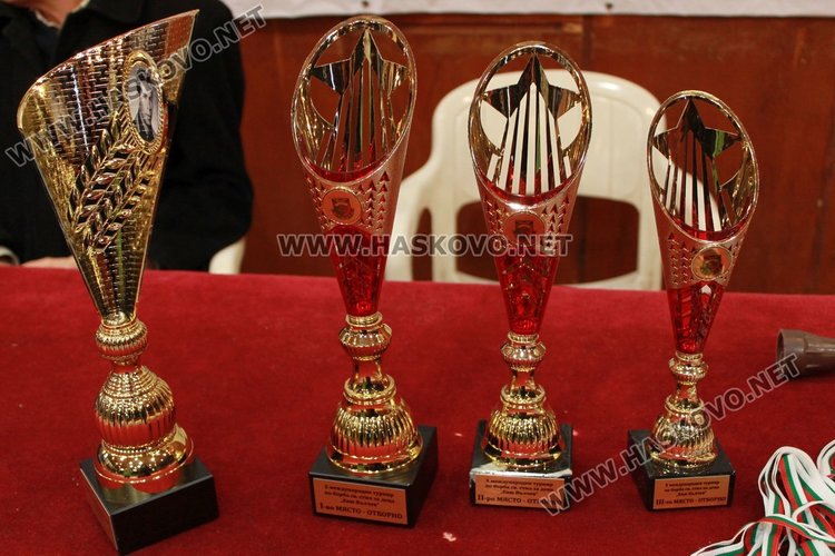 Над 140 състезатели мерят сили в турнира по борба в Димитровград