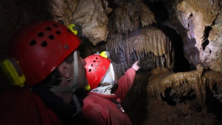 Шест години след успешната акция в "Духлата" - спасители и пещерняци отново са там