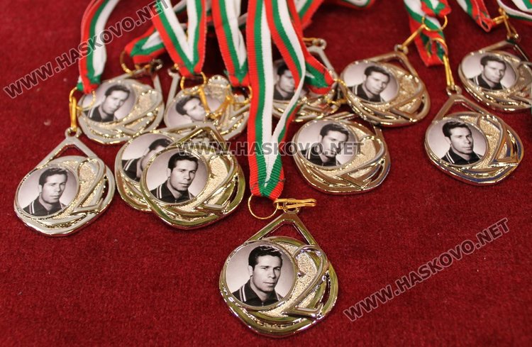 Над 140 състезатели мерят сили в турнира по борба в Димитровград