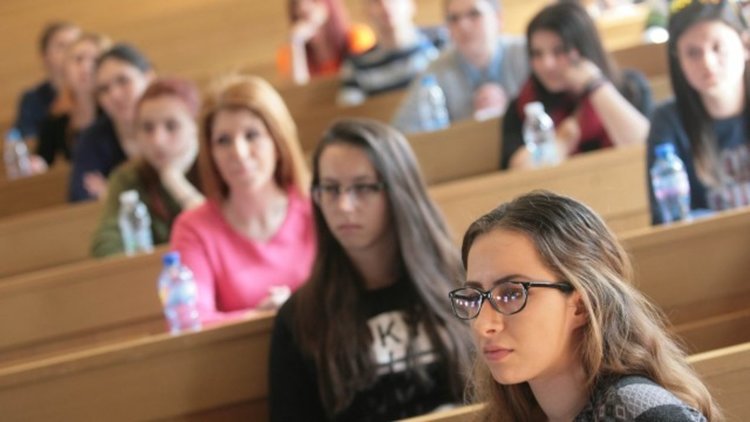 Обучението на чуждестранни студенти по медицина у нас - бизнес за милиони