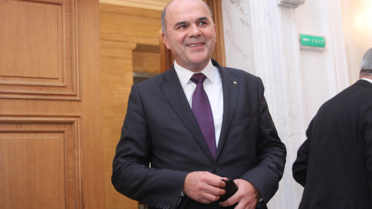 Да се търсят начини за увеличаване на всички пенсии, предлага шефът на НОИ