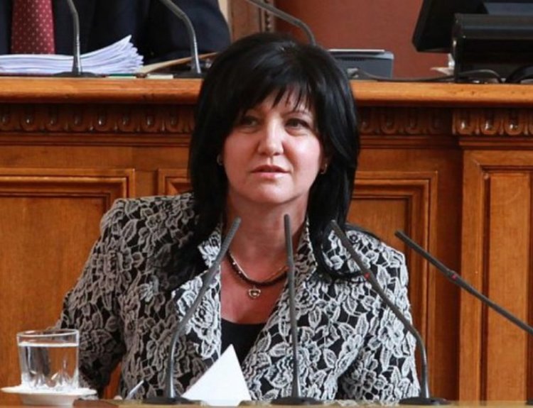 Караянчева: Мажоритарният вот не обслужва ГЕРБ и БСП