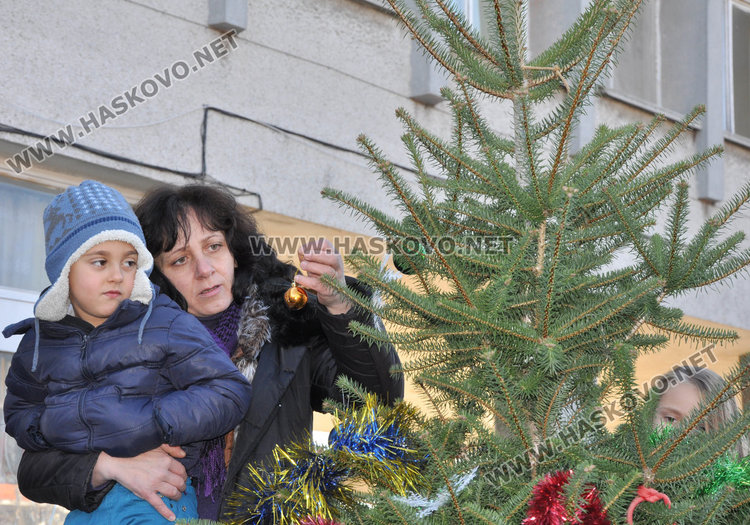 Прогониха шарката в „Болярово” със сладки питки на Варвара