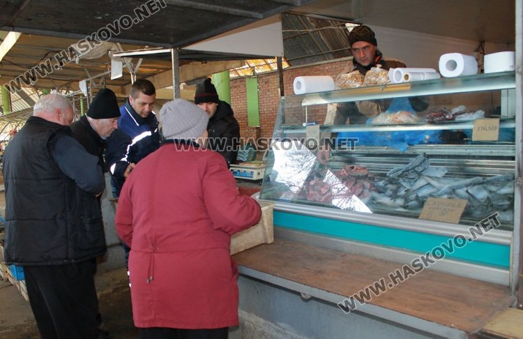 Цените на рибата за Никулден без промяна в Димитровград