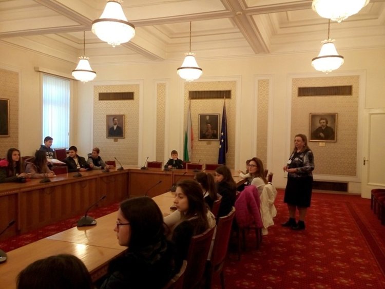 Ученическият съвет към Община Смолян посети Народнот осъбрание