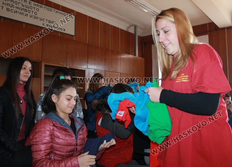 Две димитровградски училища се включиха в кампанията срещу насилието 