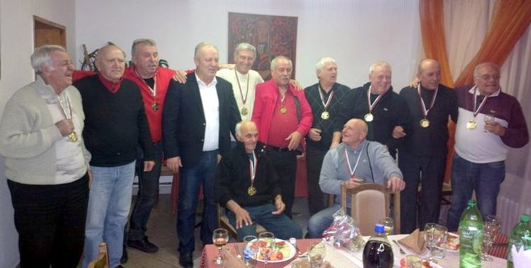 Кметът Мелемов награди футболните ветерани на "Родопа" в Смолян