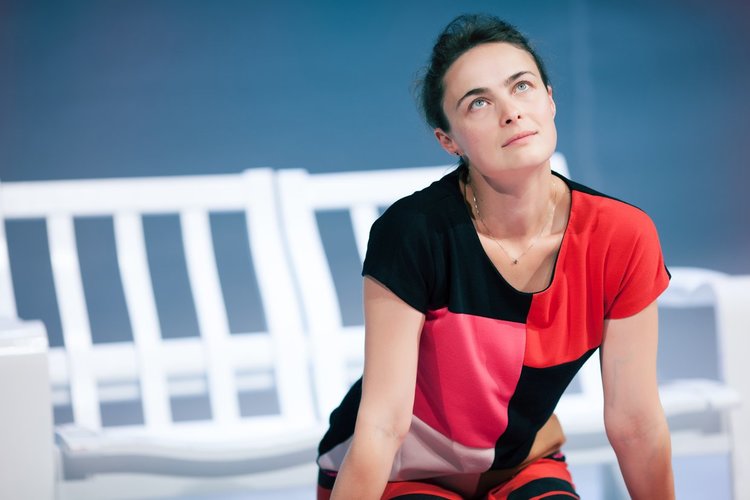 Звездата от „Откраднат живот“ Радина Думанян за първи път на сцената в Хасково