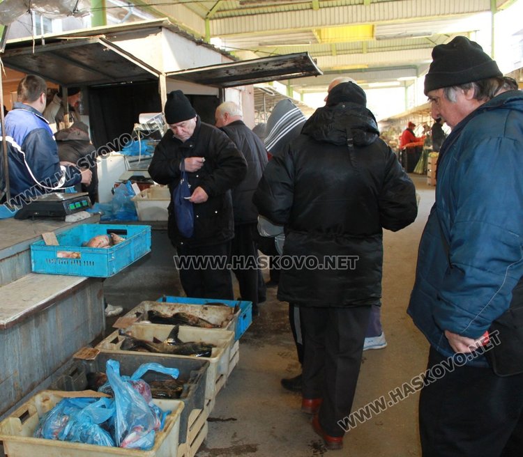 Цените на рибата за Никулден без промяна в Димитровград