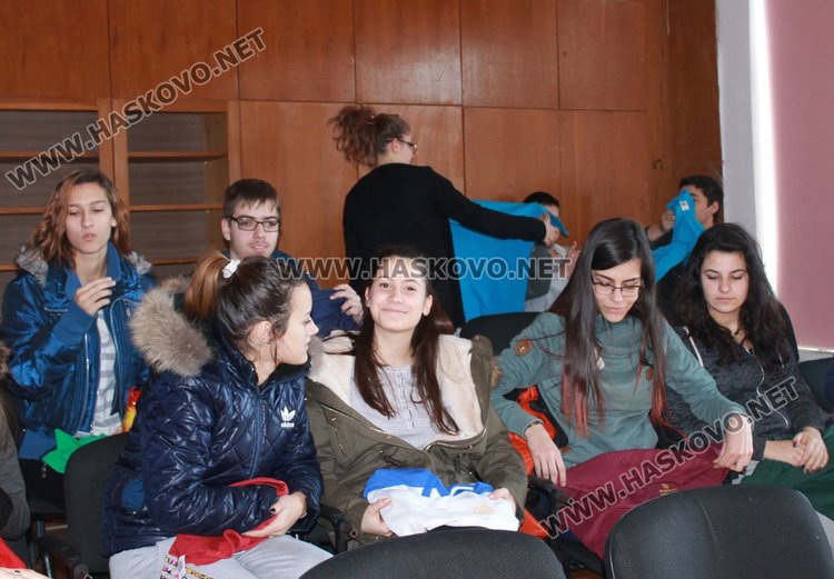 Филм за домашното налисие бе прожектиран днес пред учениците от 10 и 11 клас на ПЕГ "Д-р Иван Богоров" в Димитровград
