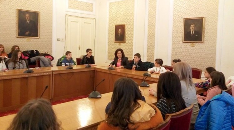 Ученическият съвет към Община Смолян посети Народнот осъбрание
