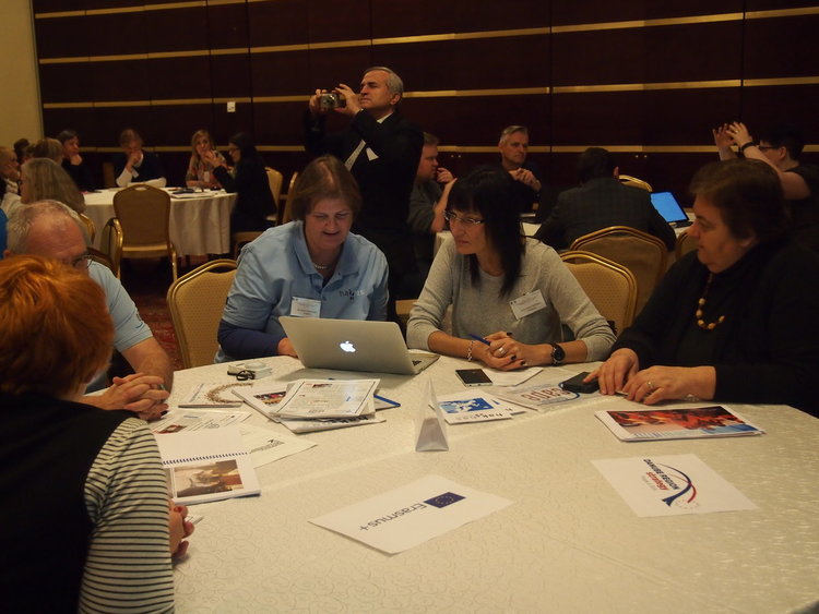 Учители от Електрониката в Румъния, участват в тематична конференция