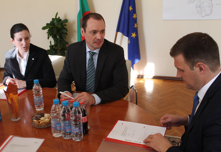 EVN: крадат ни през ден в Хасковско, 150 000 лева щети