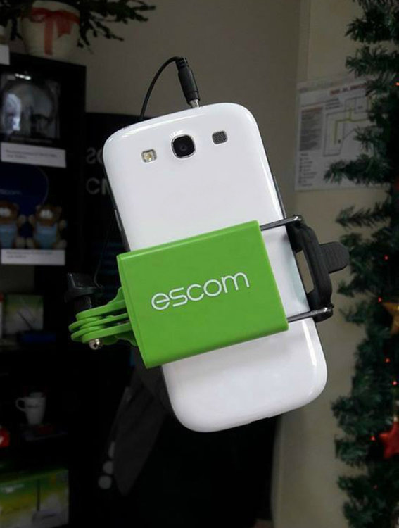 Коледно настроение в ЕСКОМ, на касите изненади за всеки