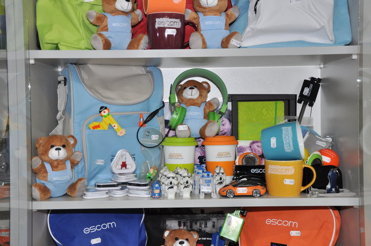 Коледно настроение в ЕСКОМ, на касите изненади за всеки 