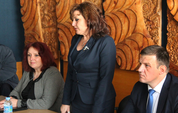 Рецитал и подаръци за празника на Симеоновград