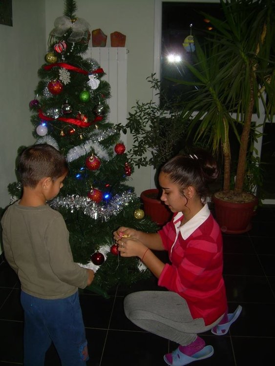 Коледното настроение вече се усеща и при децата в Центъра за настаняване 