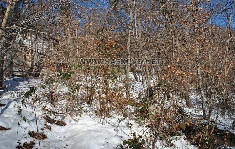 Най-близкито вентилационно съоръжение е на 20-тина метра от хижата