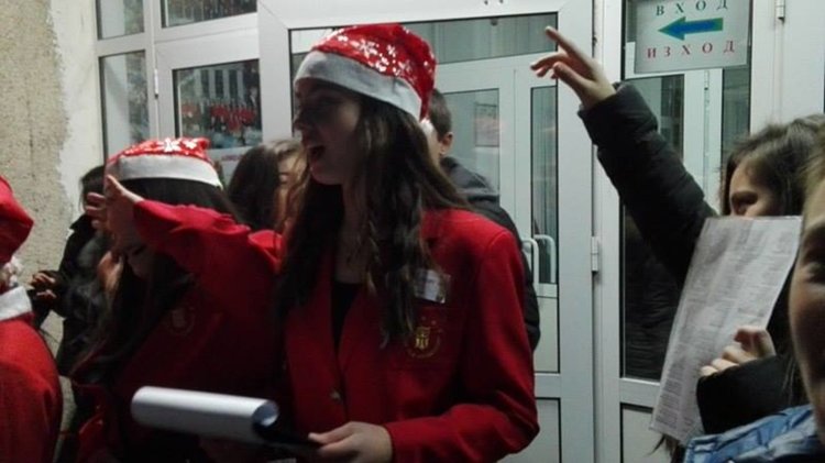 Елхата на "Славейков" грейна - нова, екологична и блестяща