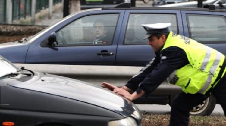 Граждани задържали пиян шофьор, ударил 2 коли в София