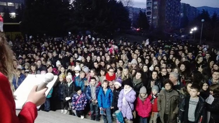 Елхата на "Славейков" грейна - нова, екологична и блестяща