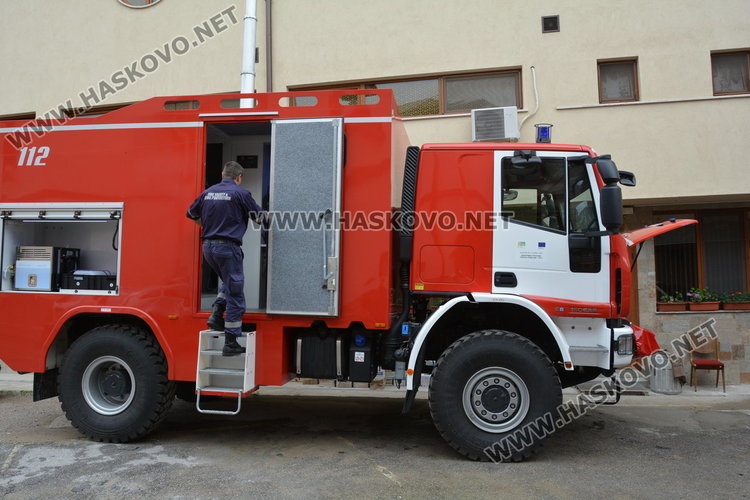 Пожарникарите проверяват заведенията по празниците, полицаите с акция за стоки без бандерол