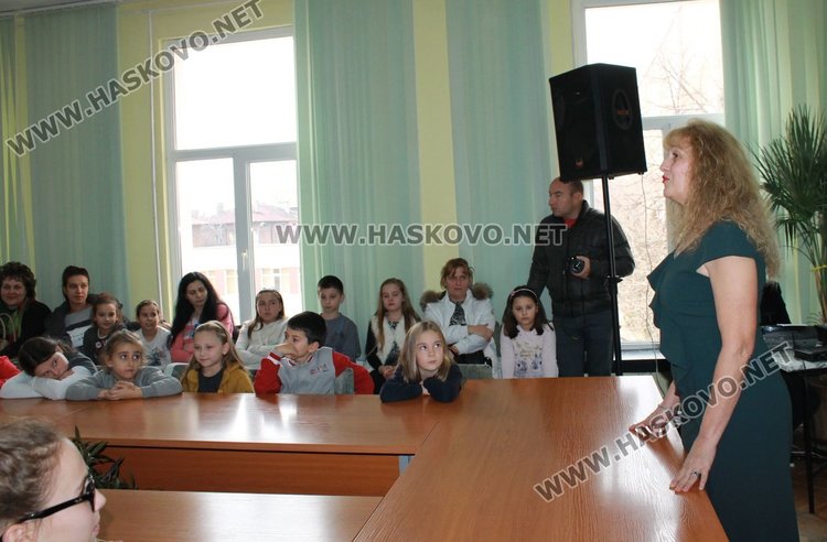 49 славейковци получиха стипендии по наредбата за даровити деца