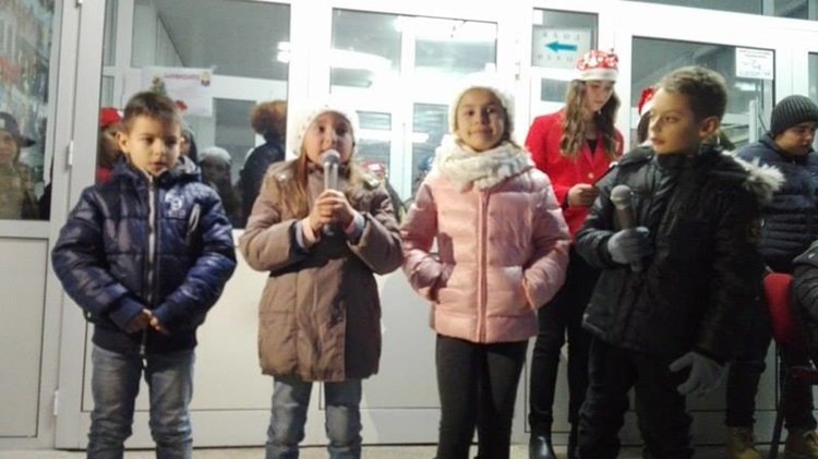 Елхата на "Славейков" грейна - нова, екологична и блестяща