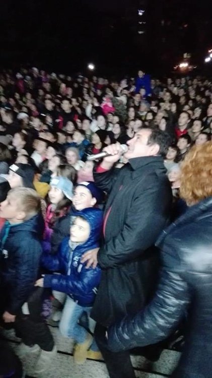 Елхата на "Славейков" грейна - нова, екологична и блестяща