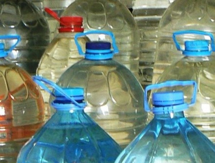 Полицаи спипаха нелегален алкохол в „Ивеко”