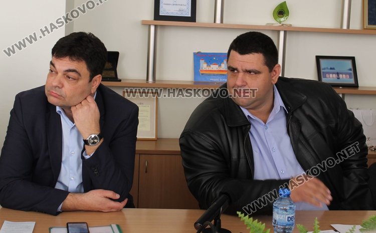 Кметът Иво Димов и ръководителят на проекта Тихомир Гочев