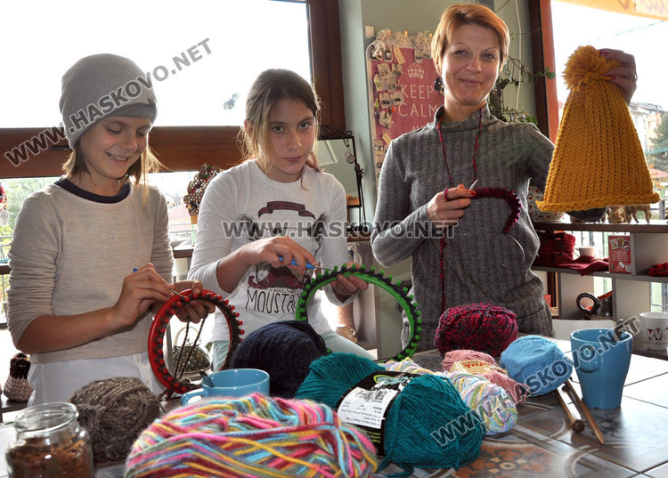 Хасково изпраща 6 килограма топлина за бездомниците в България