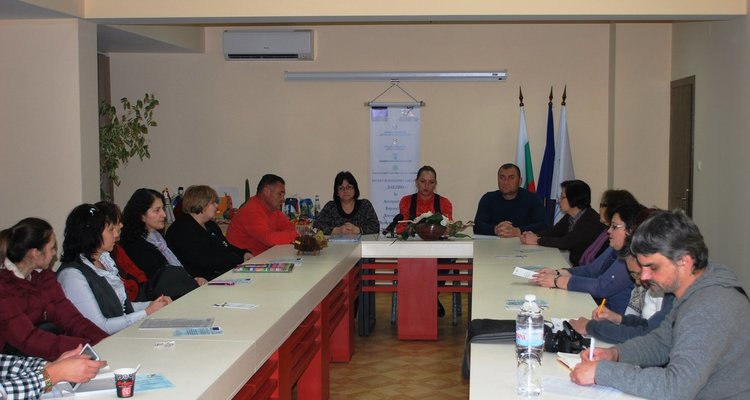 Децата от Баните организират благотворителен Коледен базар със свои произведения