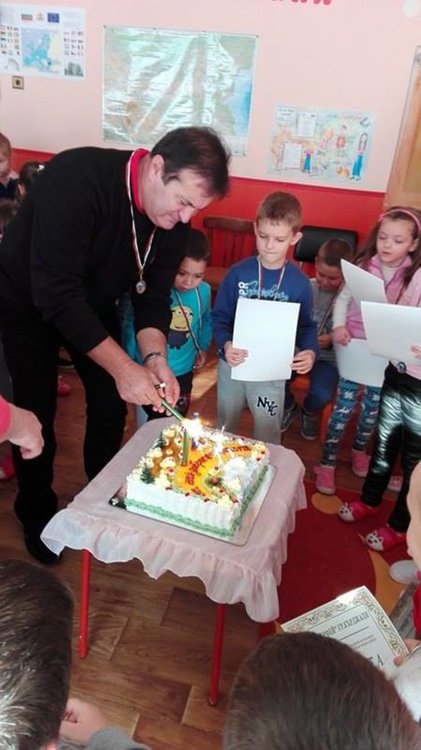 Медали и грамоти за най-мъничките волейболисти на Кърджали