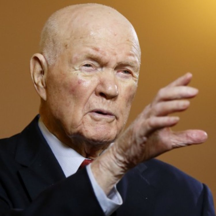 Почина Джон Глен – първият американец в орбита около Земята