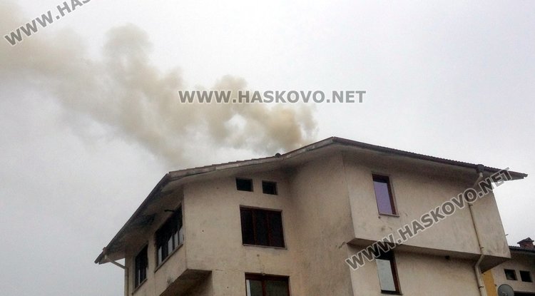 Денонощието: огнеборци гасиха запалени комини