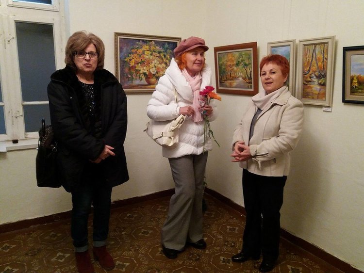 Художници наредиха картини в Арт галерията на Тоска