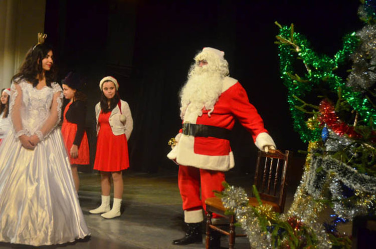 Грейна коледната елха в Кърджали