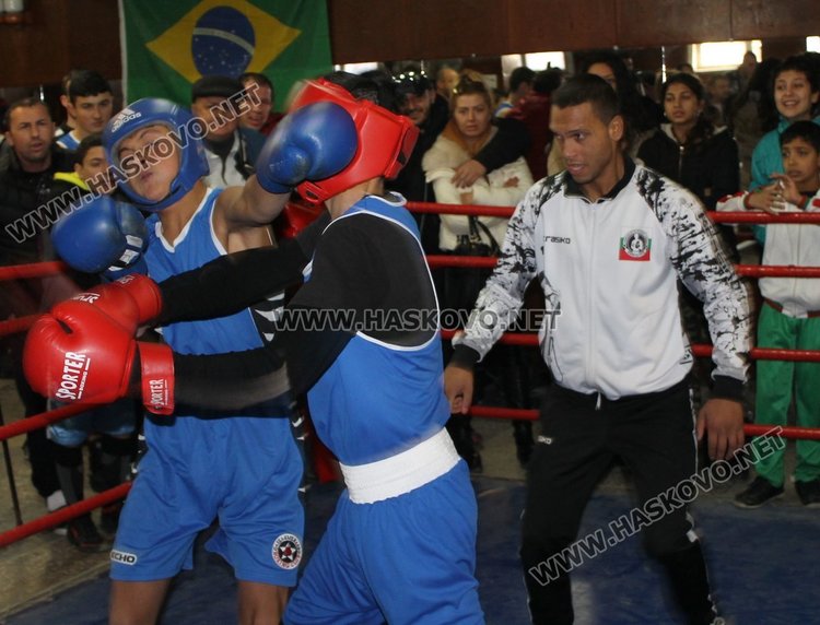 Коледен турнир по бокс организираха в Димитровград