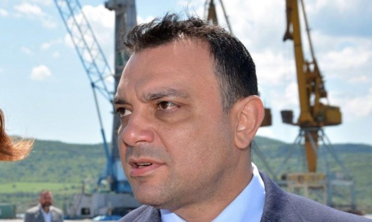 Локомотивът искрял на влизане в Хитрино