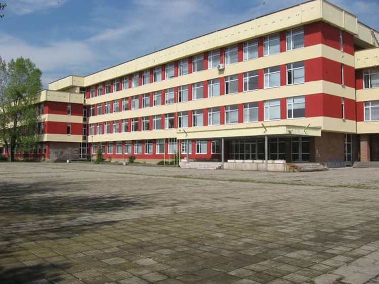 В училище "Златаров" започва акция в помощ на хората от Хитрино