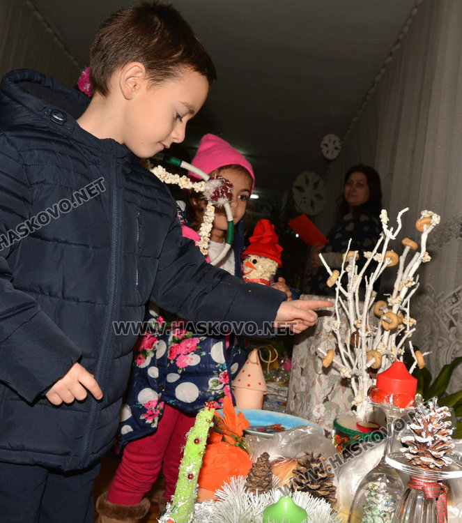 300 деца помагат на Ники в борбата й с болестта