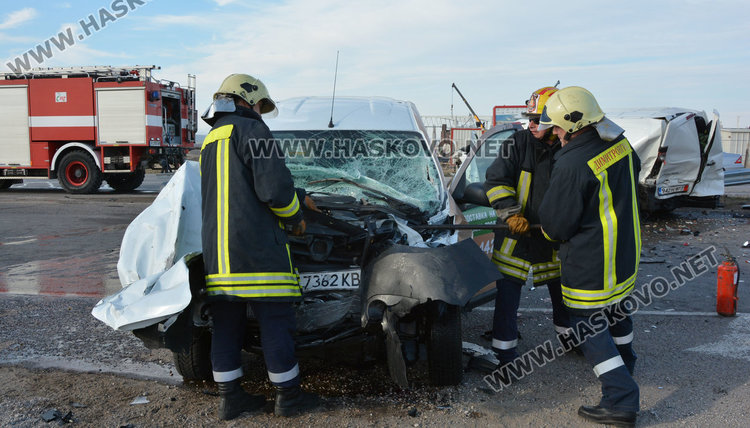 Търговец на сирене предизвика верижна катастрофа край Хасково