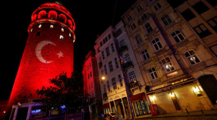 Турция арестува над 100 членове на прокюрдската опозиционна партия