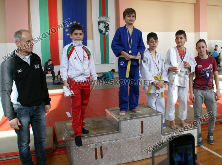 Хасковските джудисти станаха отборни шампиони на Коледен турнир