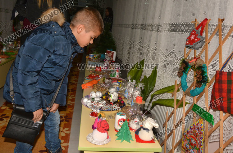 300 деца помагат на Ники в борбата й с болестта