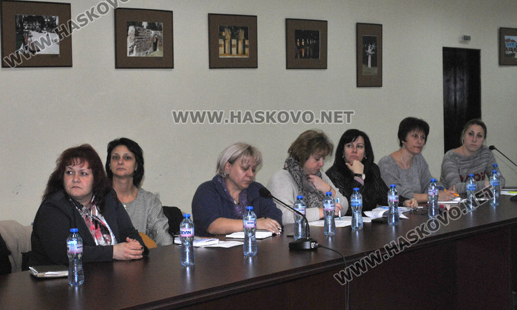 Обучават приемните родители за отглеждане на деца с увреждания